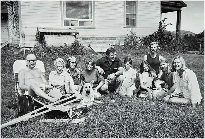 Group shot of the Fosters at Rupert Quebec